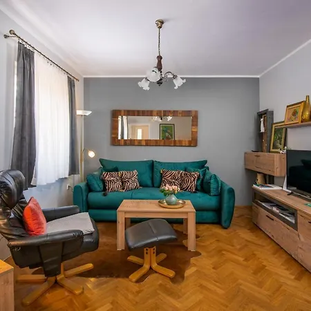29 Apartment *