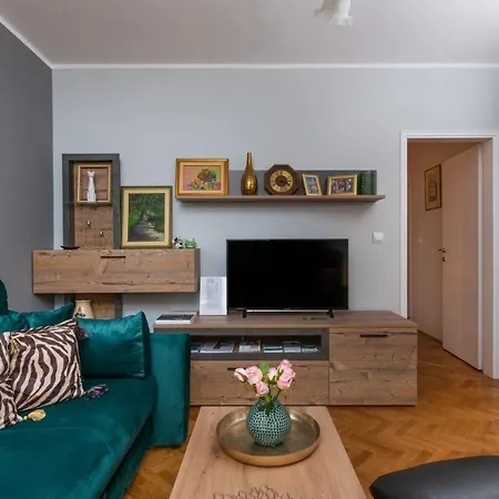 29 Apartment *