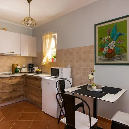 29 Apartment