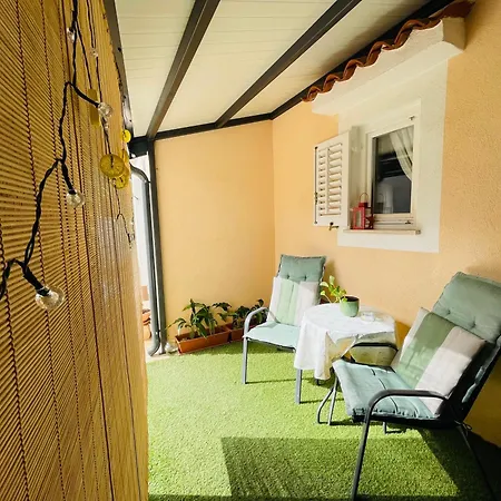 Apartment 29